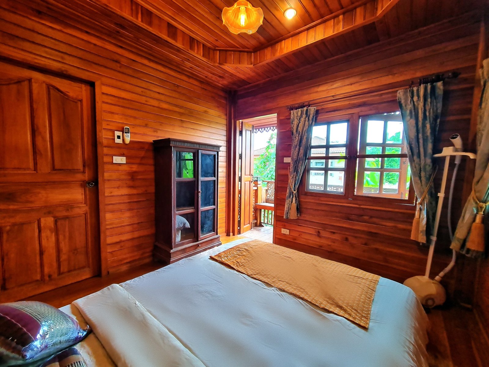 Wooden House Bedroom 2 (6)